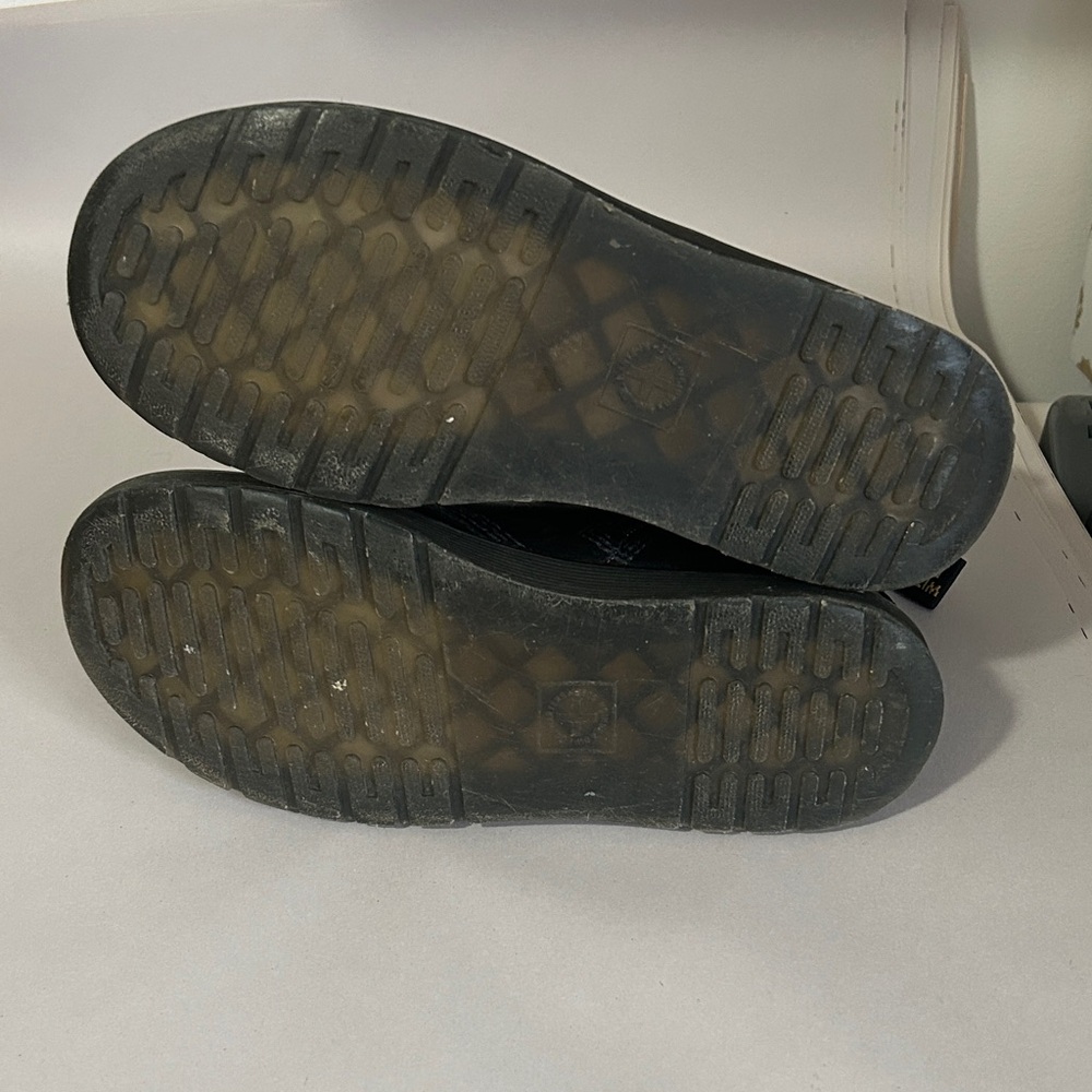 Dr. Martens Kids Black Boots - Picture 5 of 9